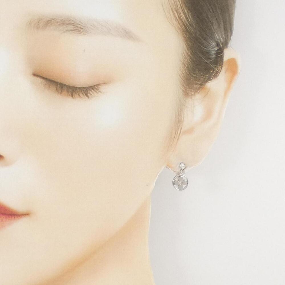 LOUIS VUITTON Silver Monogram Earrings - Picture 4 of 4